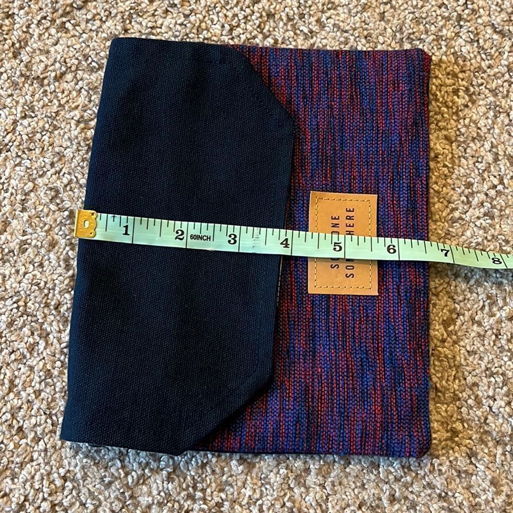 Small Pouch  - Picture 6 of 8